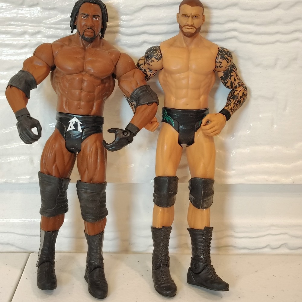 Lot of 2 WWE Wrestling Action Figure 7'' Booker T Randy Orton Wrestling Figure